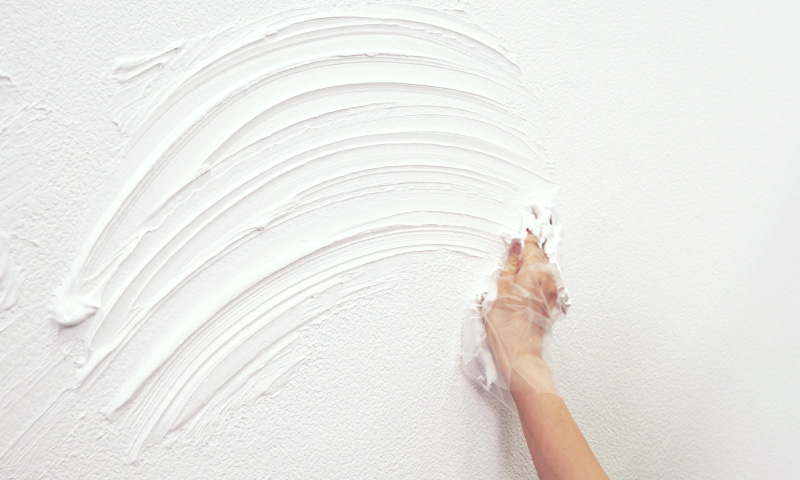 ポイント01：手で簡単に塗れる！