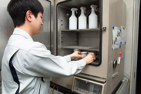 塗料の試作準備・配合計算